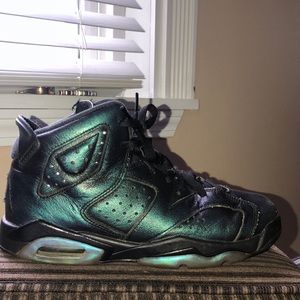 Jordan Shoes - Jorden retro 6 with pearl finish Jordan Shoes - Jorden retro 6 with pearl finish